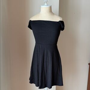 Vici Black Off-Shoulder Mini Dress